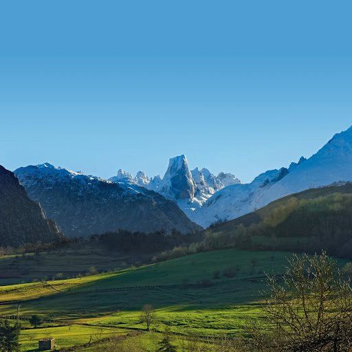 Naranjo de Bulnes, Picos de Europa.jpg