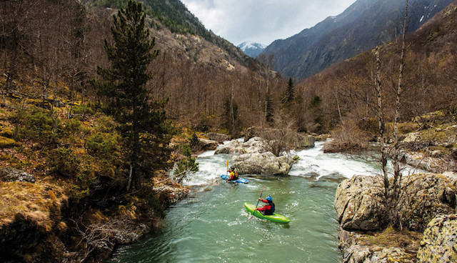 Ríos Pirineos Aventura Amazonia.jpg