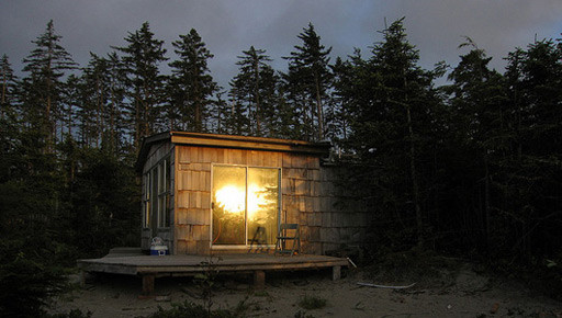 Cabaña al atardecer