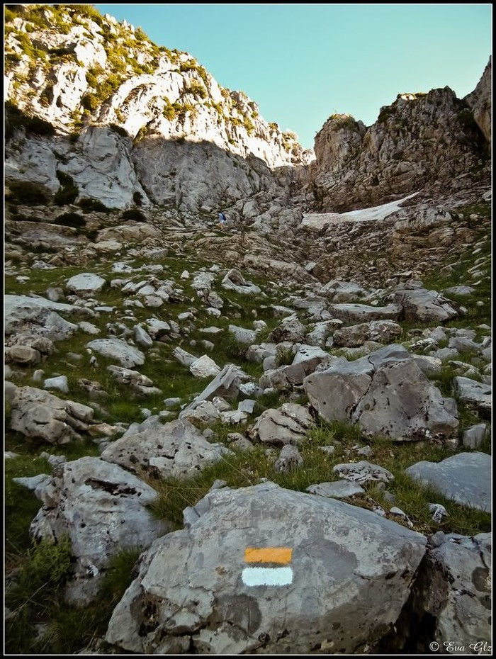 canal de hachar villanúa pirineos aragon senderismo aventura amazonia.jpg
